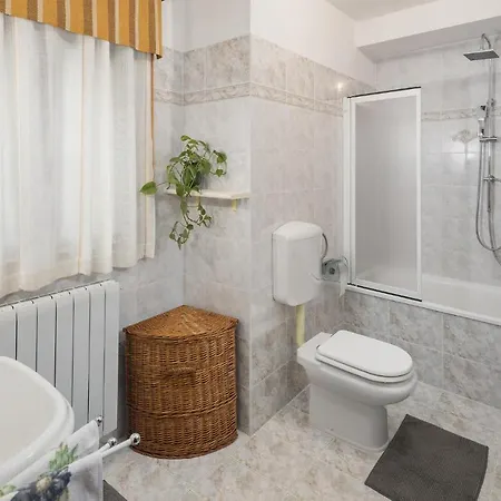 Pet Friendly In With Kitchen Semesterbostad