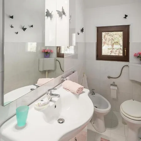 Pet Friendly In With Kitchen Semesterbostad *