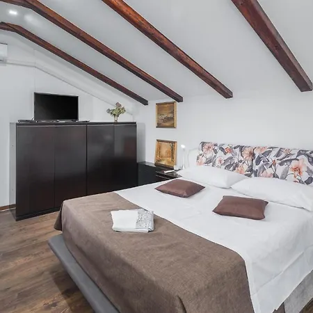 Pet Friendly In With Kitchen * Buzet