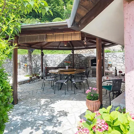 Prázdninový dům Pet Friendly In With Kitchen Buzet