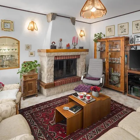 Vakantiehuis Pet Friendly In With Kitchen Buzet